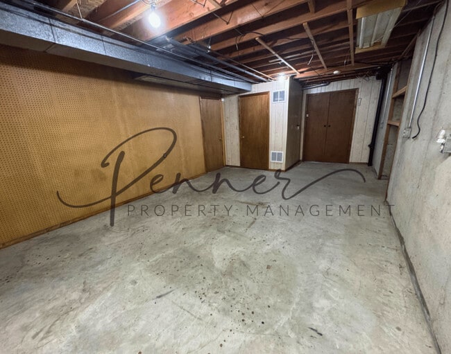 Building Photo - 2701 S Coachman Dr