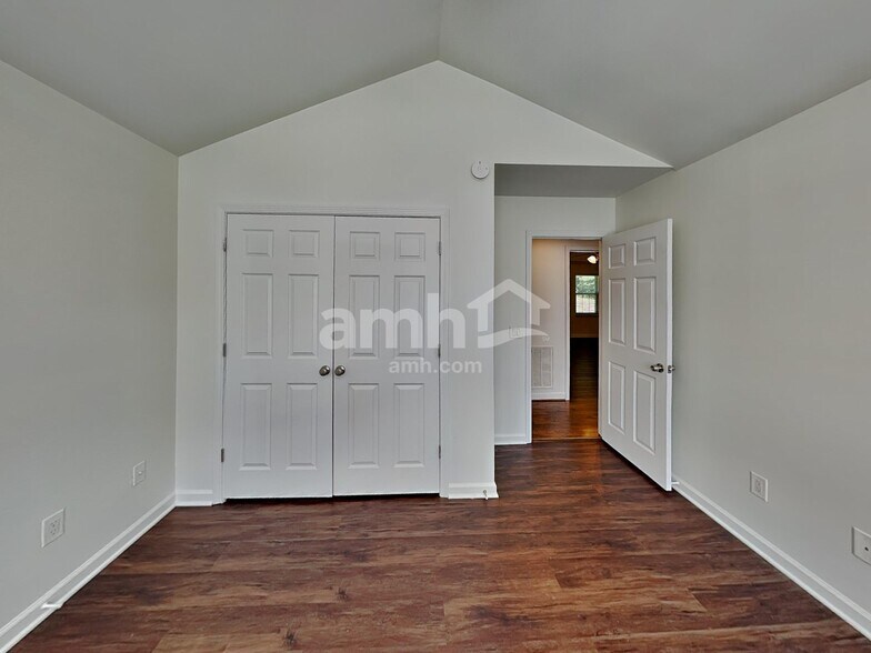 Building Photo - 122 Tanager Ln