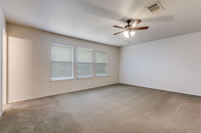 Building Photo - BEAUTIFUL 4-BEDROOM HOME NEAR UTSA