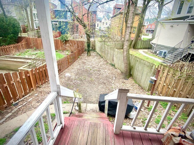 Building Photo - 414 Stratton Ln