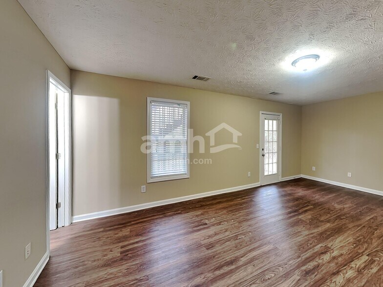 Building Photo - 5135 Thorin Oak Cir