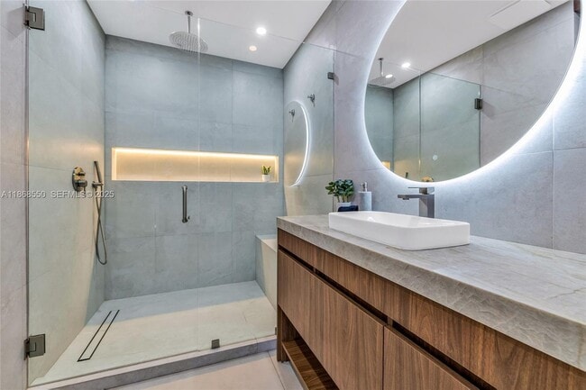 Building Photo - 141 SW 23rd Rd