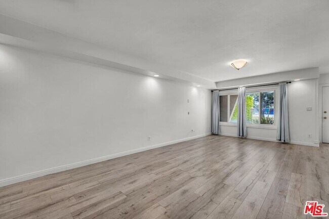 Building Photo - 8025 Redlands St