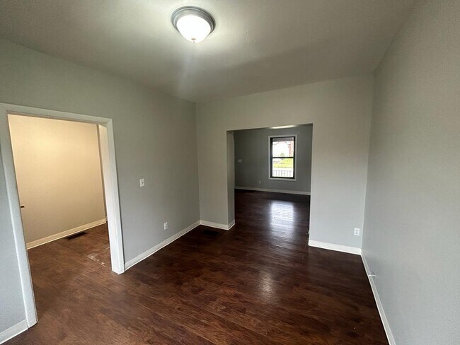 Building Photo - 1635 Shehy St