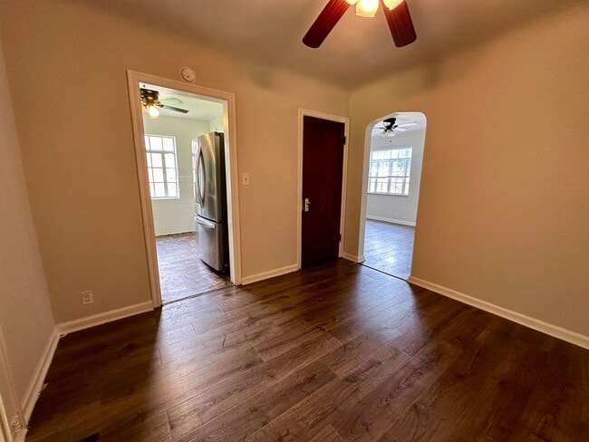 Building Photo - CHEVIOT: Charming 3+ bed 1.5 bath 1 car