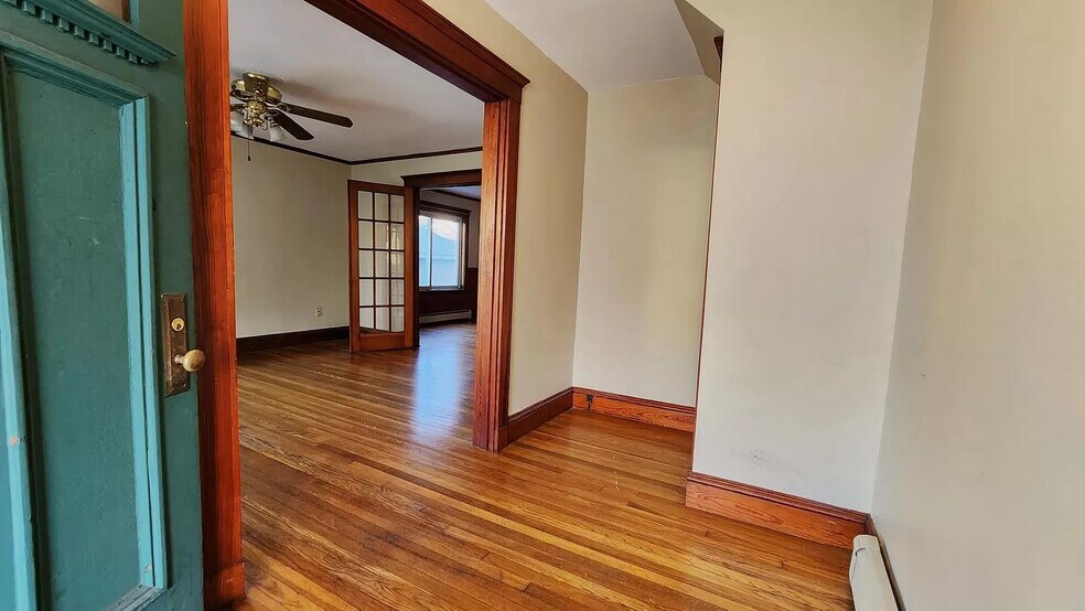 Building Photo - 30 Holton St