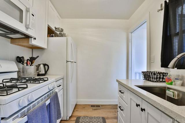 Building Photo - 4685 E Mountain View Dr