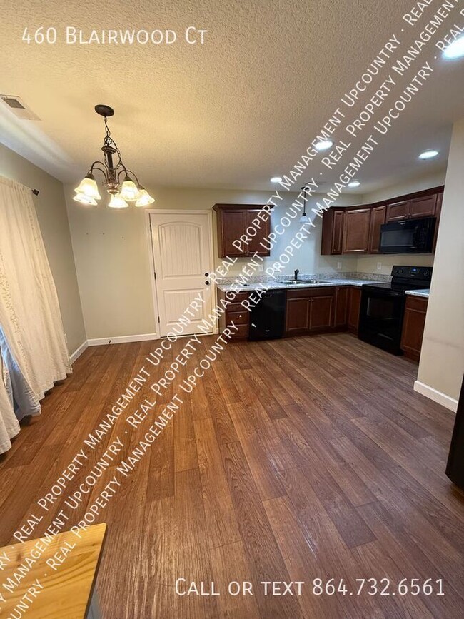 Building Photo - 460 Blairwood Ct