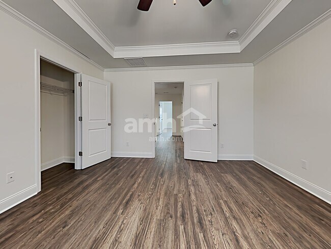 Building Photo - 330 Azore Way