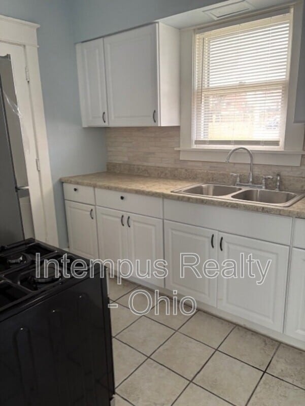 Building Photo - 306 Maplewood Ave