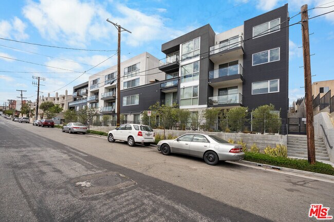 Building Photo - 957 Figueroa Terrace