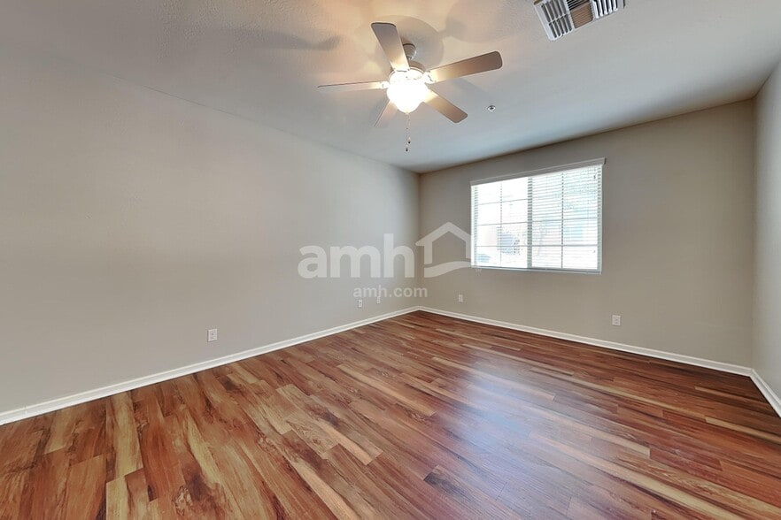 Building Photo - 20727 W Stone Hill Rd
