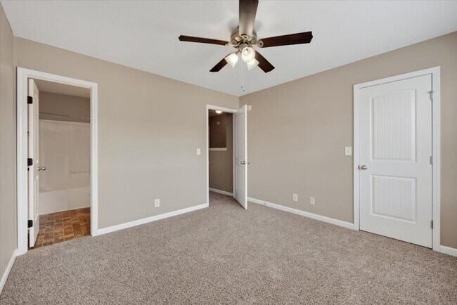 Building Photo - 343 Sam Houston Cir