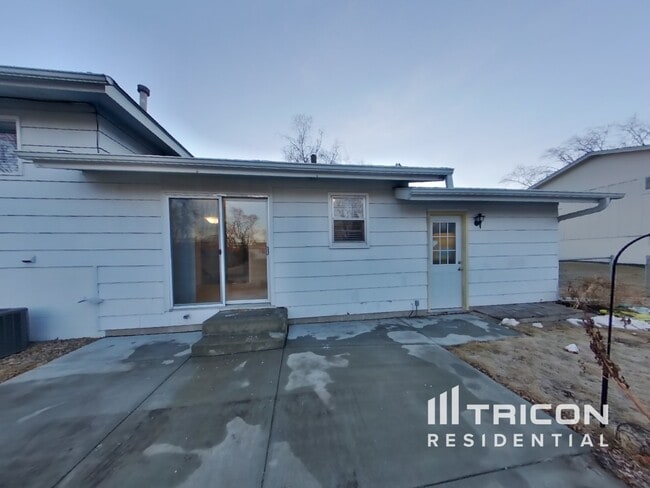 Building Photo - 3733 Hillsboro Ave N