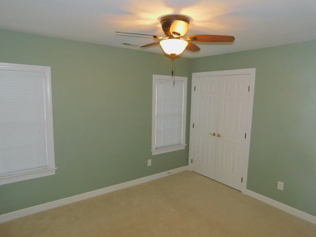 Building Photo - Beautiful 4br, 2.5 ba home in Lochmere!  Avail Aug 14, 2026!