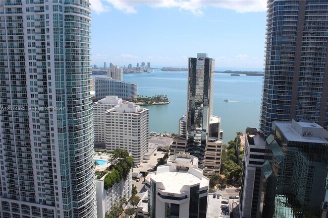 Building Photo - 1010 Brickell Ave