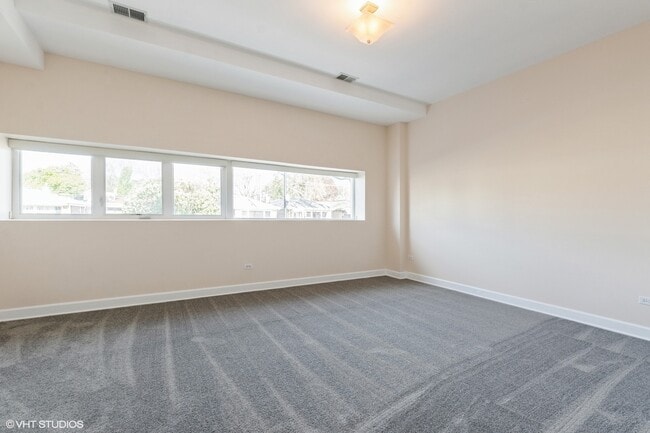 Building Photo - 2801 W Ardmore Ave
