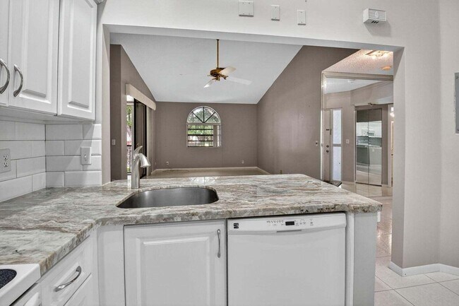 Building Photo - 5414 Venetia Ct