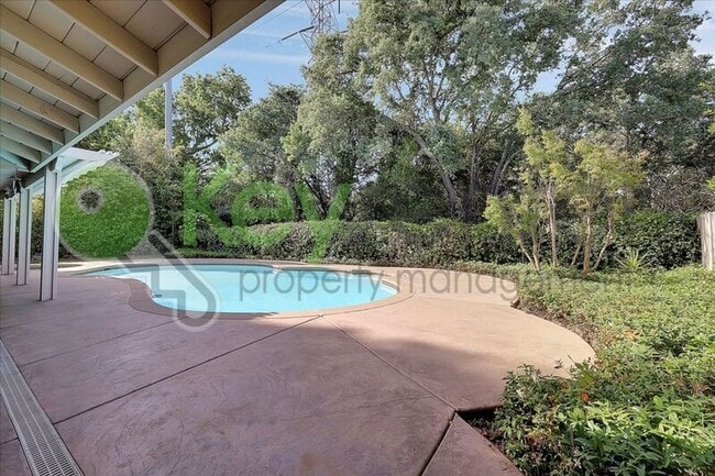 Building Photo - 304 Diamond Oaks Rd