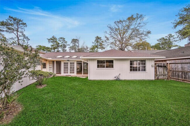 Building Photo - 1059 Richelieu Ln