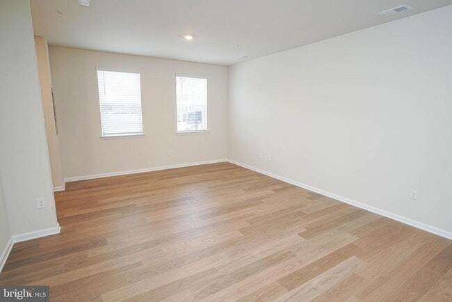 Building Photo - 852 Mersey Ln