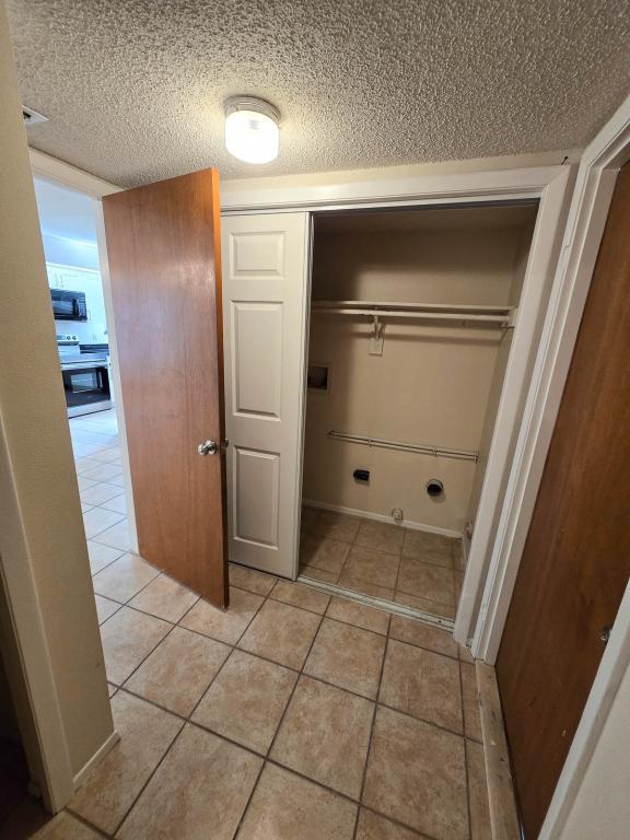 Building Photo - 1232 Woodridge Ct