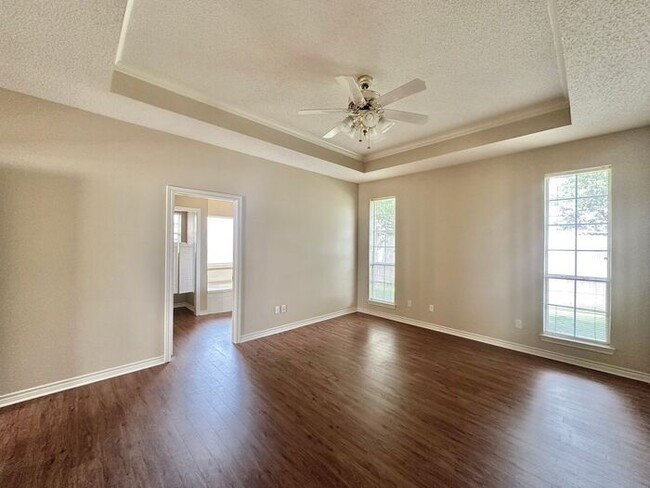 Building Photo - Stunning 3-Bedroom Home in Prime South Tyl...