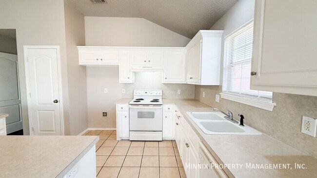 Building Photo - 9702 Ave. U-B