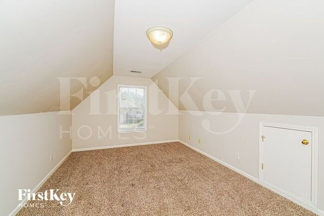 Building Photo - 417 Waterford Dr