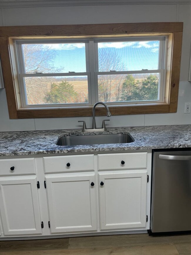 Building Photo - Peaceful Country Living on 1.4 Acres Beautifully Remodeled 3 Bed / 2 Bath Home on Ficklin Road