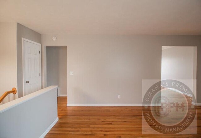 Building Photo - Spacious 5 Bedroom / 2.5 Bathroom Home | Near Ralston