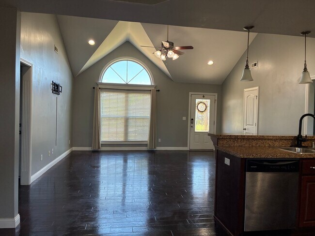 Building Photo - LOCATION LOCATION Location!  Off Joe Prather Hwy 313!