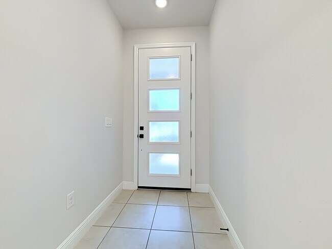 Building Photo - 362 Sofia Ln