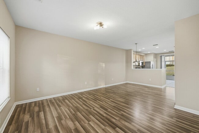 Building Photo - FREE DECEMBER**Beautiful 2 Bd 2 1/2 bath Corner unit in Wynchase!!NO APPLICATION FEES