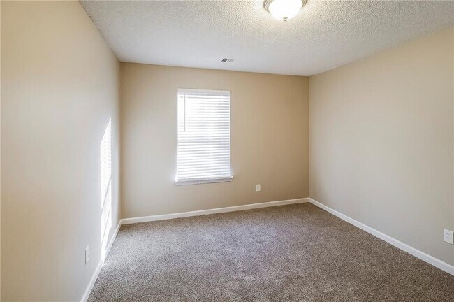 Building Photo - 4966 River Overlook Way