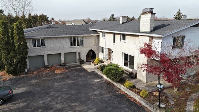 Building Photo - 7288 Shawnee Rd