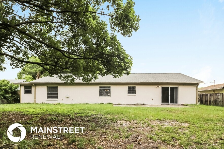 Building Photo - 5225 Maravoss St