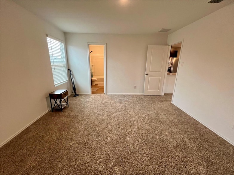 Building Photo - 420 Halfmoon Dr