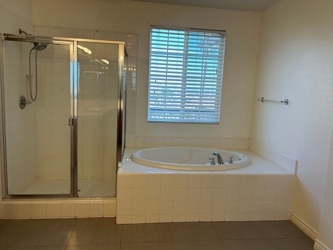 Building Photo - Spacious 5-Bedroom Home with Stunning Views