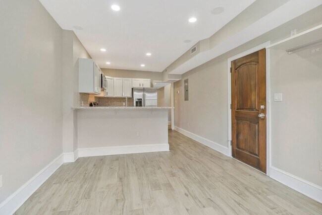 Building Photo - 1227 15th St NW
