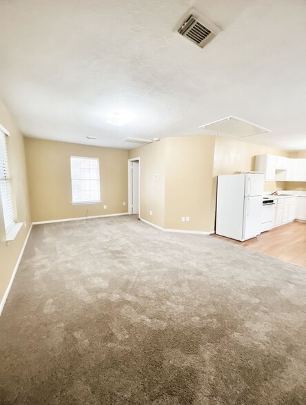 Living room - 2739 Spring Colony Dr