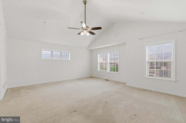 Building Photo - 7585 Holly Ridge Dr