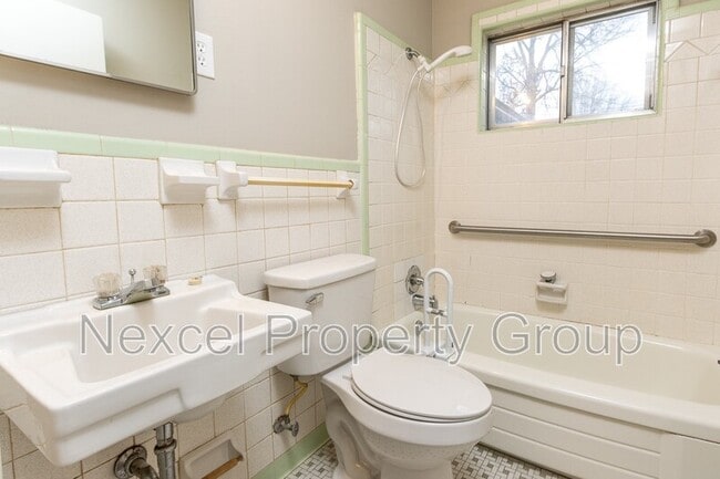 Building Photo - 4517 Gailwood Ave