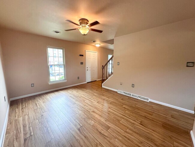 Building Photo - 1114 Skyview Dr
