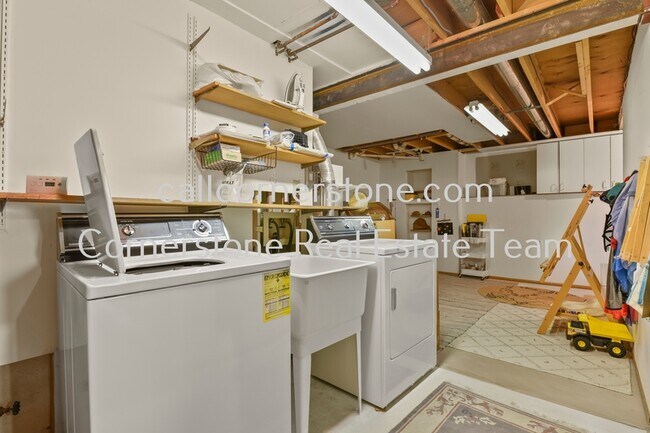 Building Photo - 8640 Boxelder Dr