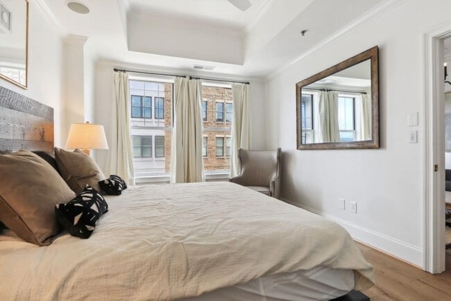 Building Photo - 2277/2255 Peachtree Rd NE