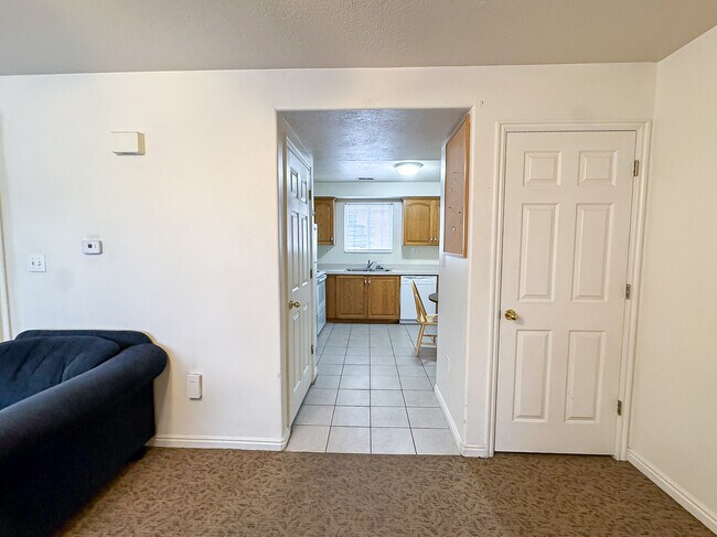 Building Photo - 391 E 700 N