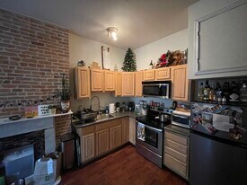 Building Photo - 927 N Calvert St