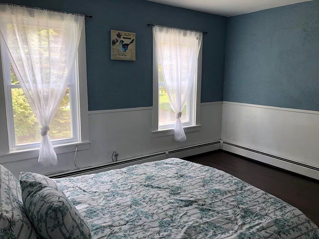 Building Photo - 27-29 Snell St