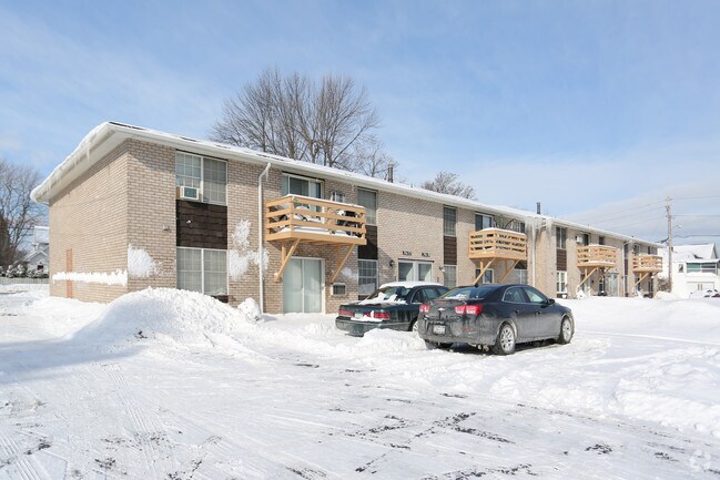 Primary Photo - 2610-2638 Dewey Ave
